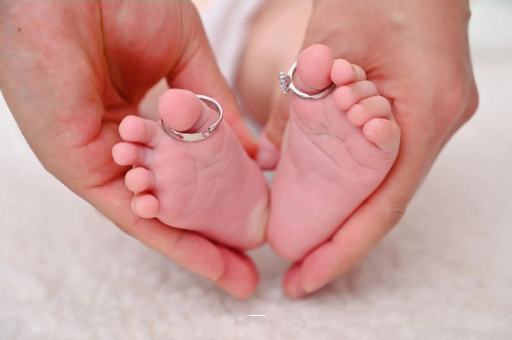 靖边满月宝宝只放屁不排便