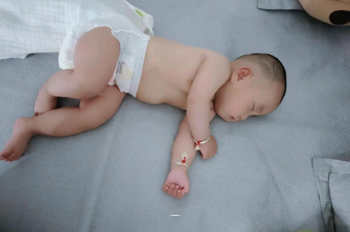 靖边宝宝发烧可以喝牛奶吗